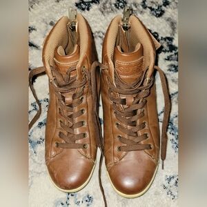 Guess faux Leather High Top Boots Shoes size 9